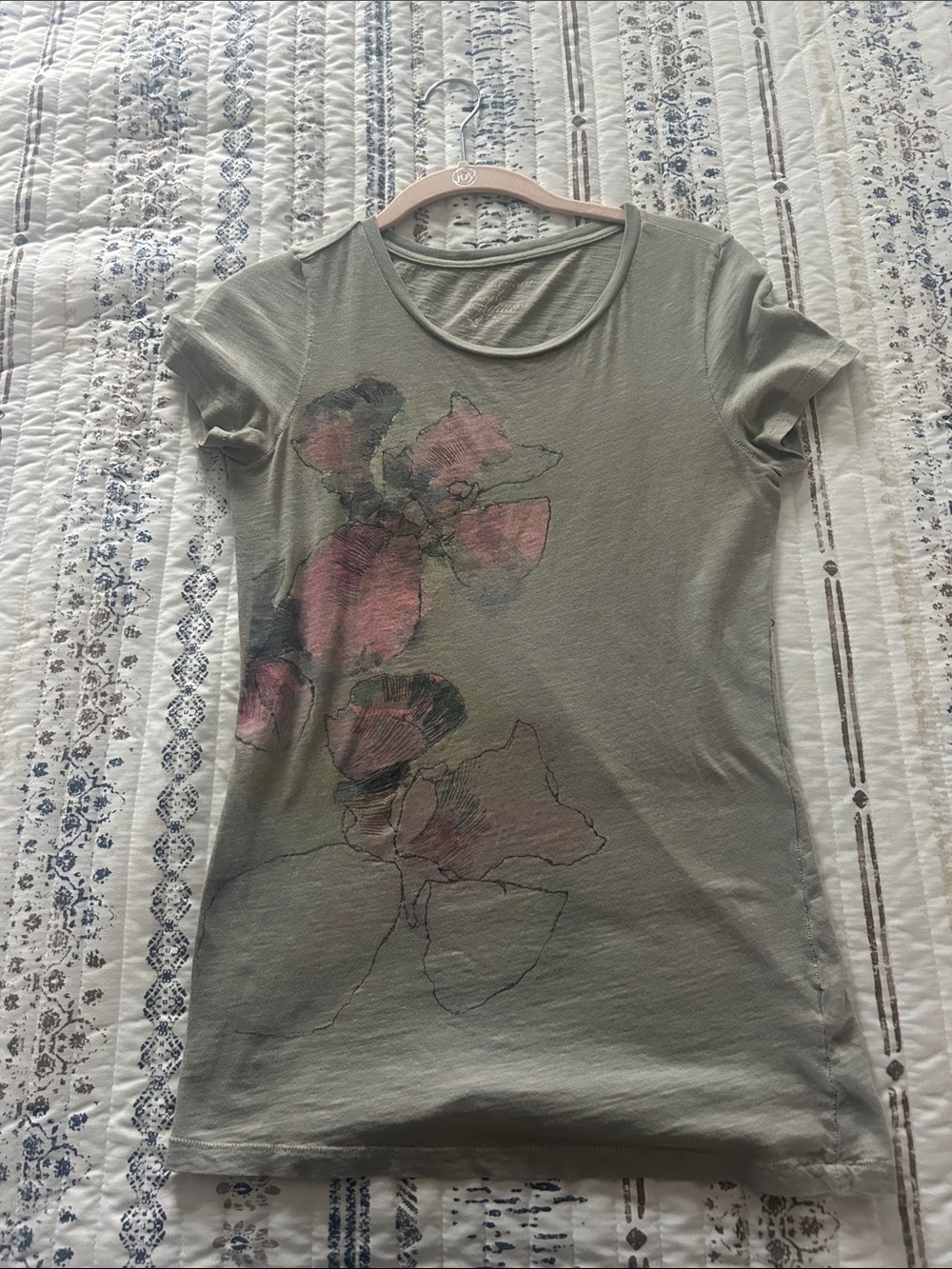 American eagle Women's Olive Green Floral Graphic Tee
